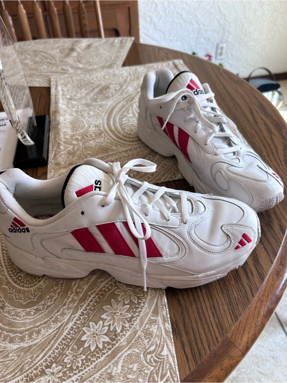 Good Condition Vintage White And Red Leather Adidas Shoes Sz11.5
